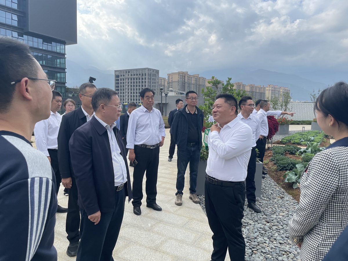 越西黨政代表團一行到供港果蔬產(chǎn)業(yè)園考察學(xué)習(xí)